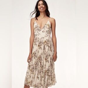 Aritzia Wilfred Beaune Pleated Floral Wrap Midi Size Large